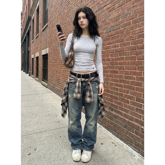 VTG Y2k Grunge Bella Swan Gray Abercrombie & Fitch Long Sleeve Fitted Tee USA S - Picture 4 of 12